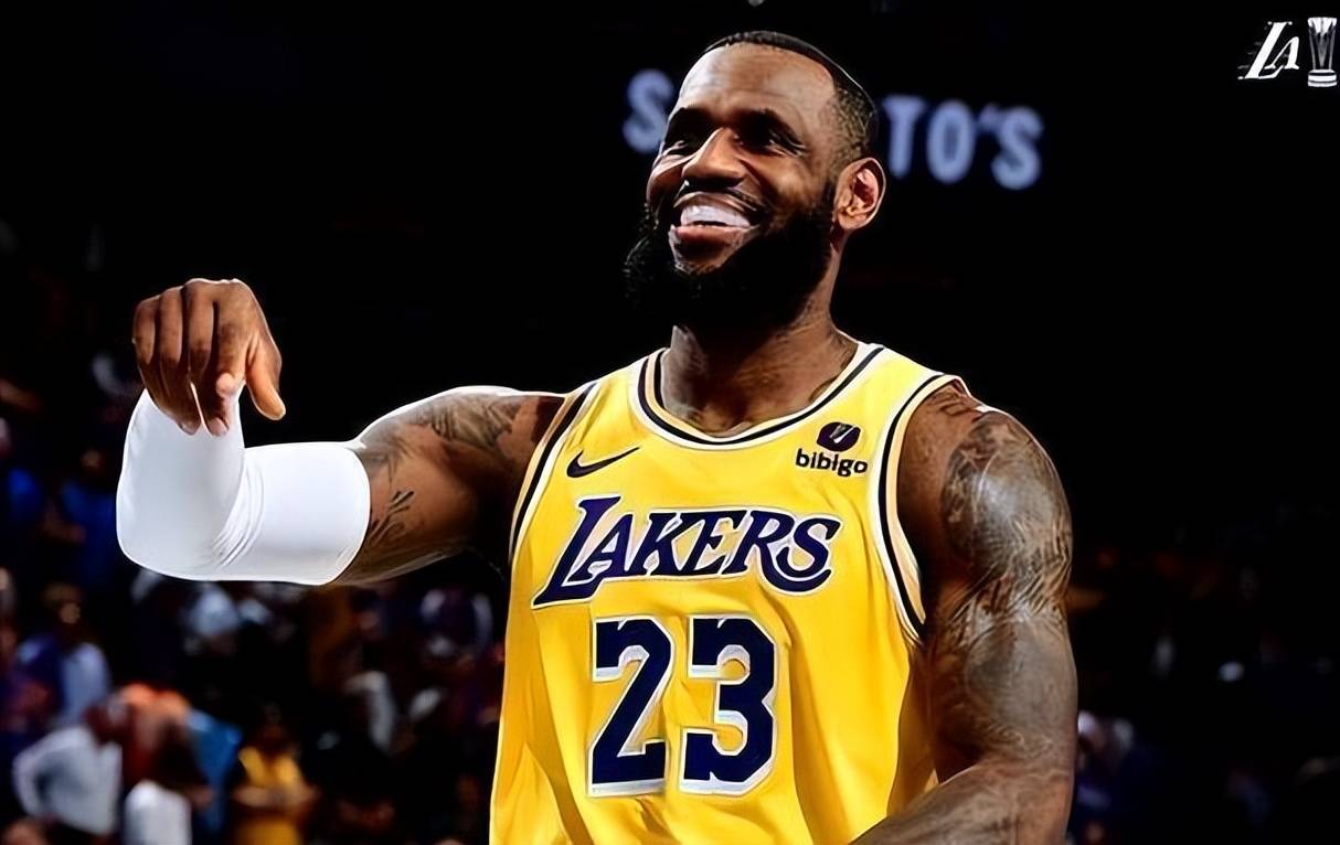 爱游戏APP-詹姆斯在曼联比赛中险胜,表现优异引发热议!再创辉煌时刻的简单介绍