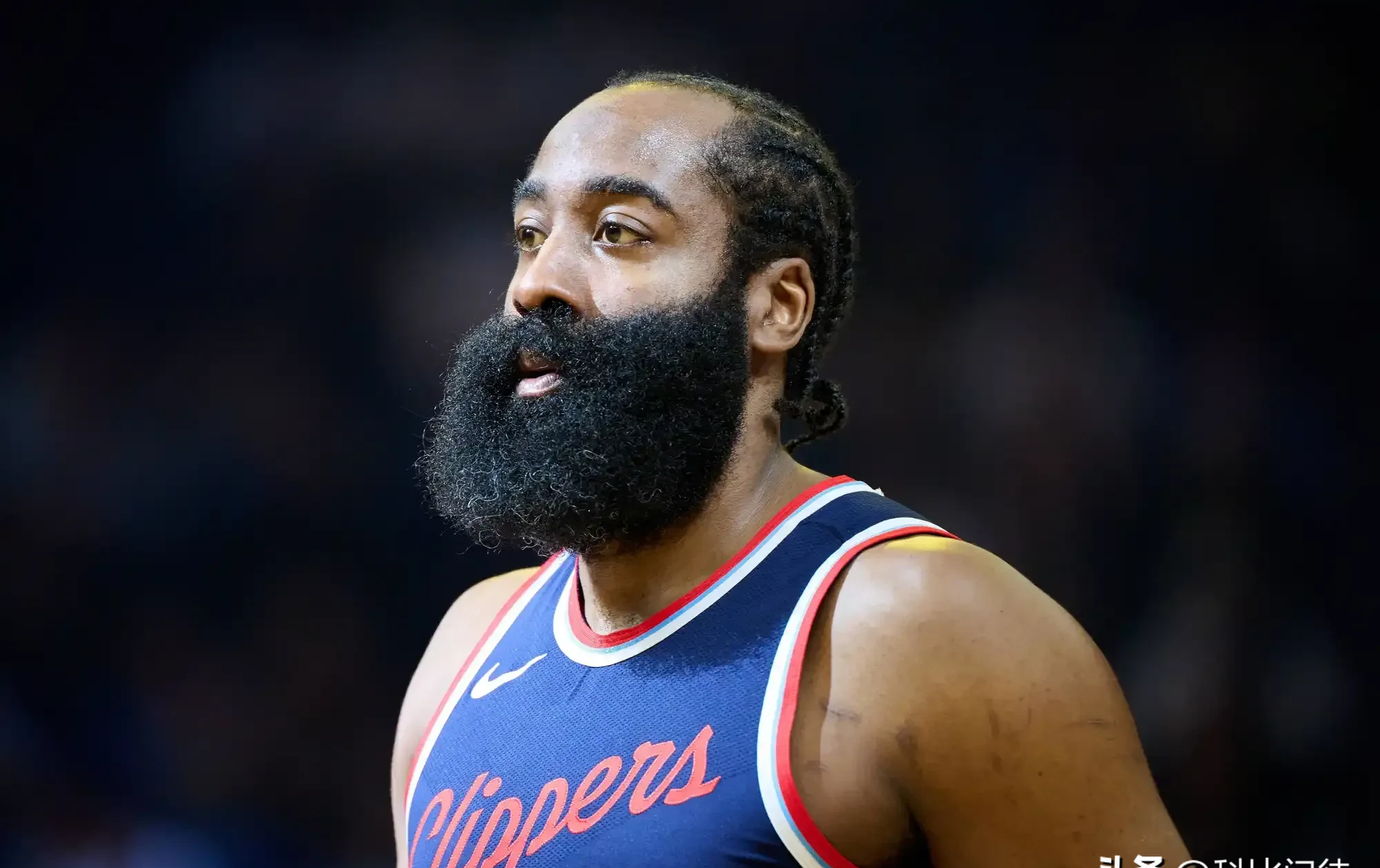 爱游戏平台- C9带队取胜!,哈登重要时刻出色防守全场沸腾不已