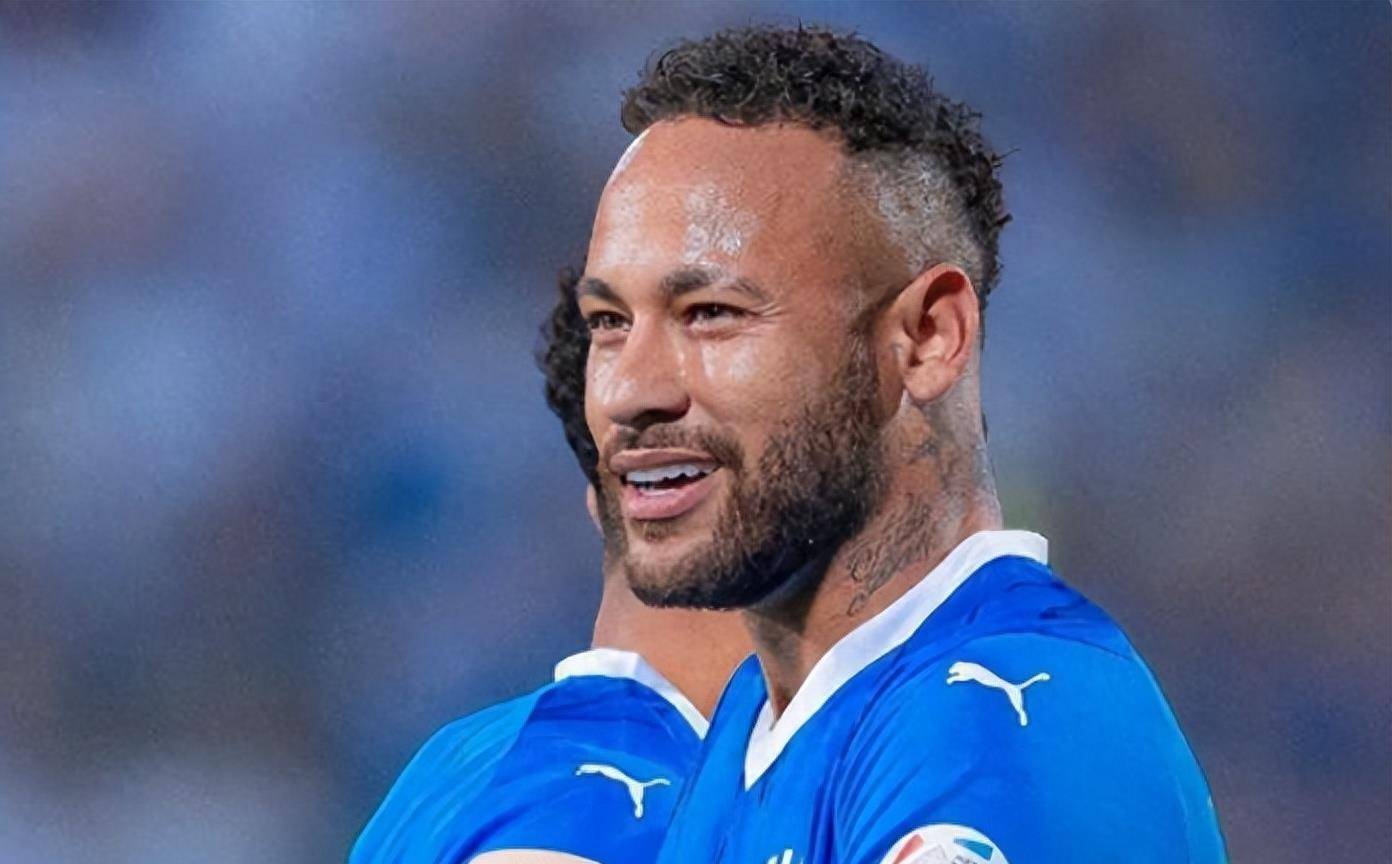 包含浙江稠州训练开放日，关键时刻单刀错失引欢呼，亚冠在即，身体对抗强度拉满的词条